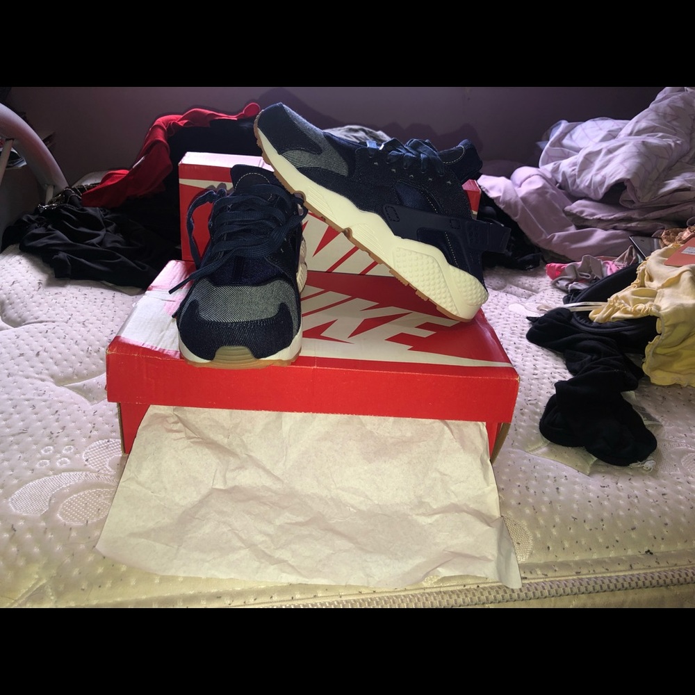 WOMENS HURACHES